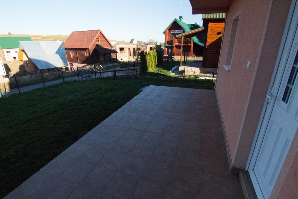 Guest House Happy Žabljak Exteriör bild