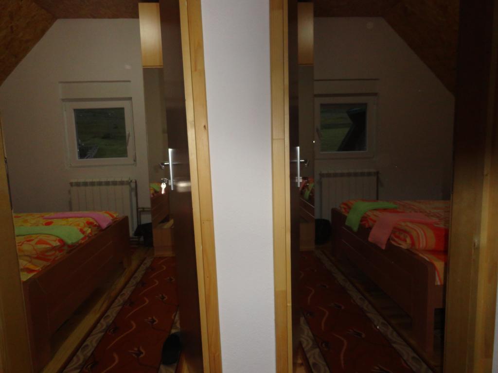 Guest House Happy Žabljak Rum bild